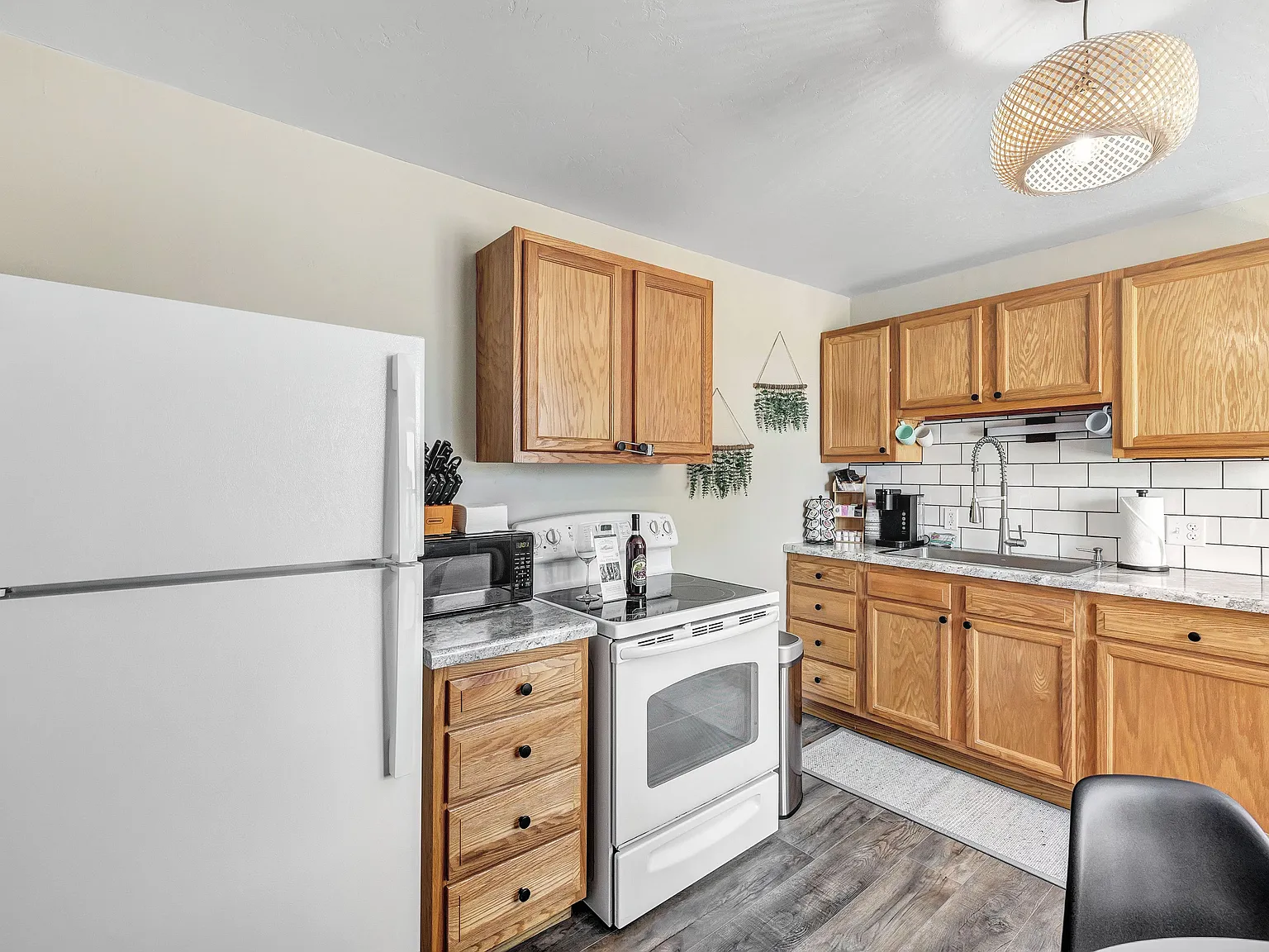 2 bed, $6,750 — Photo 3