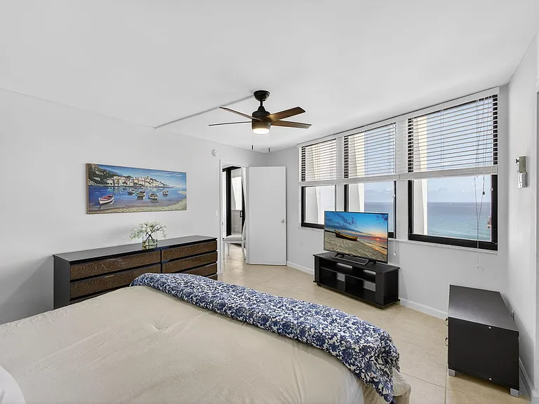 2800 N Ocean Dr #B24D — Photo 24