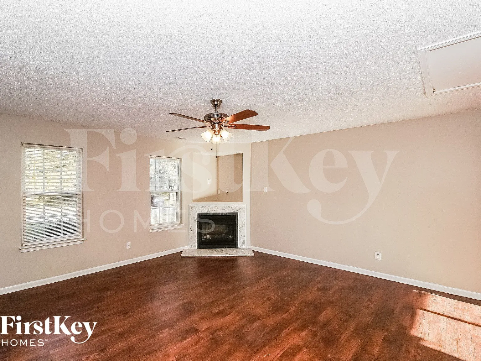3 bed, 2.5 bath, 1344 sqft, $2,040 — Photo 4