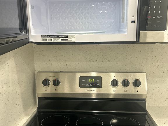 4th image of 2899 Collins Ave APT 604