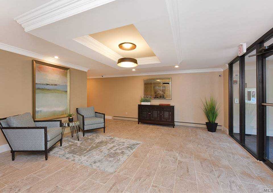 2nd image of 11 Wooleys Ln #3B
