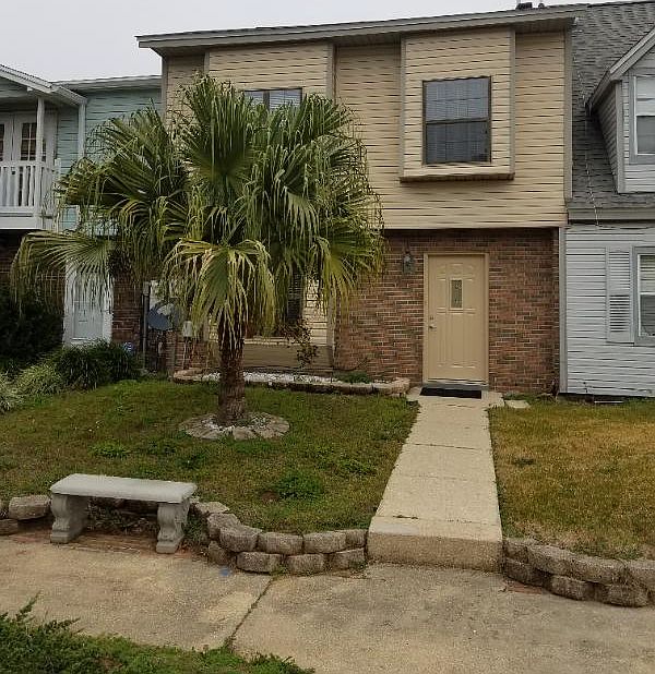 1st image of 8412 Williamsburg Cir