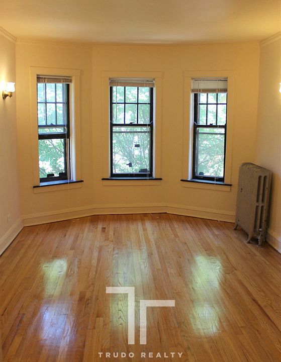 1st image of 2100 W Ainslie St #21003E