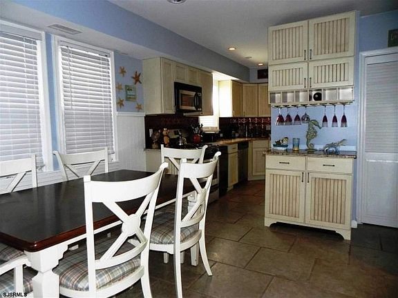 4th image of 332 Ocean Ave APT 1