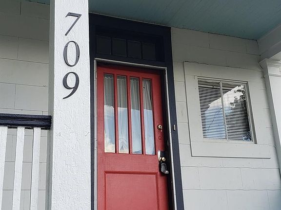 2nd image of 709 Mansfield Ave