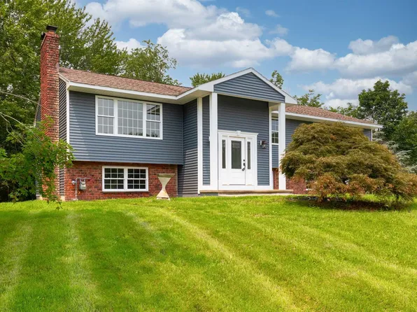 86 MANDALAY Drive, Poughkeepsie, NY 12603