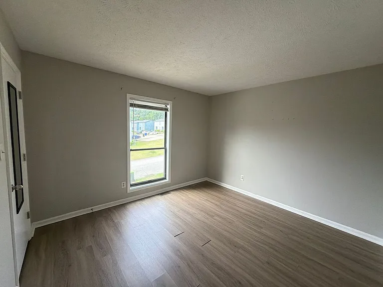 5914 Aftonshire Dr — Photo 8