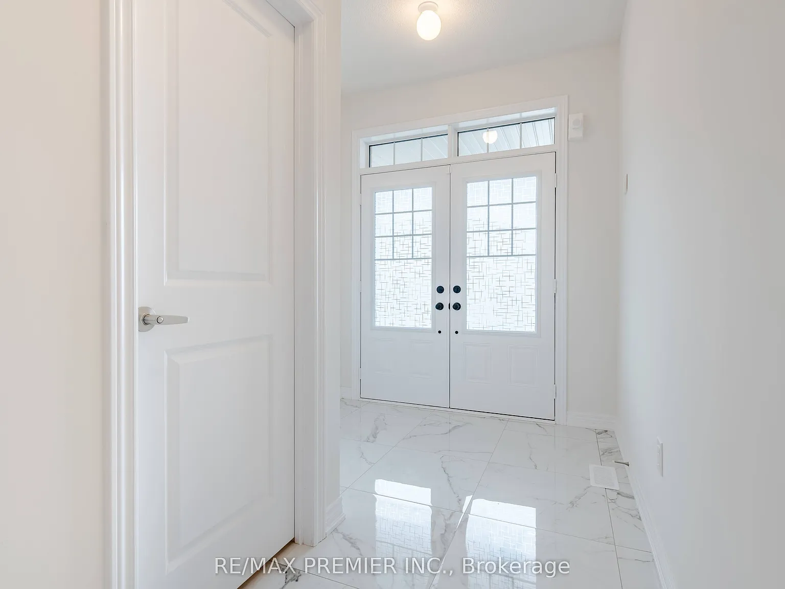 4 bed, $3,500 — Photo 2