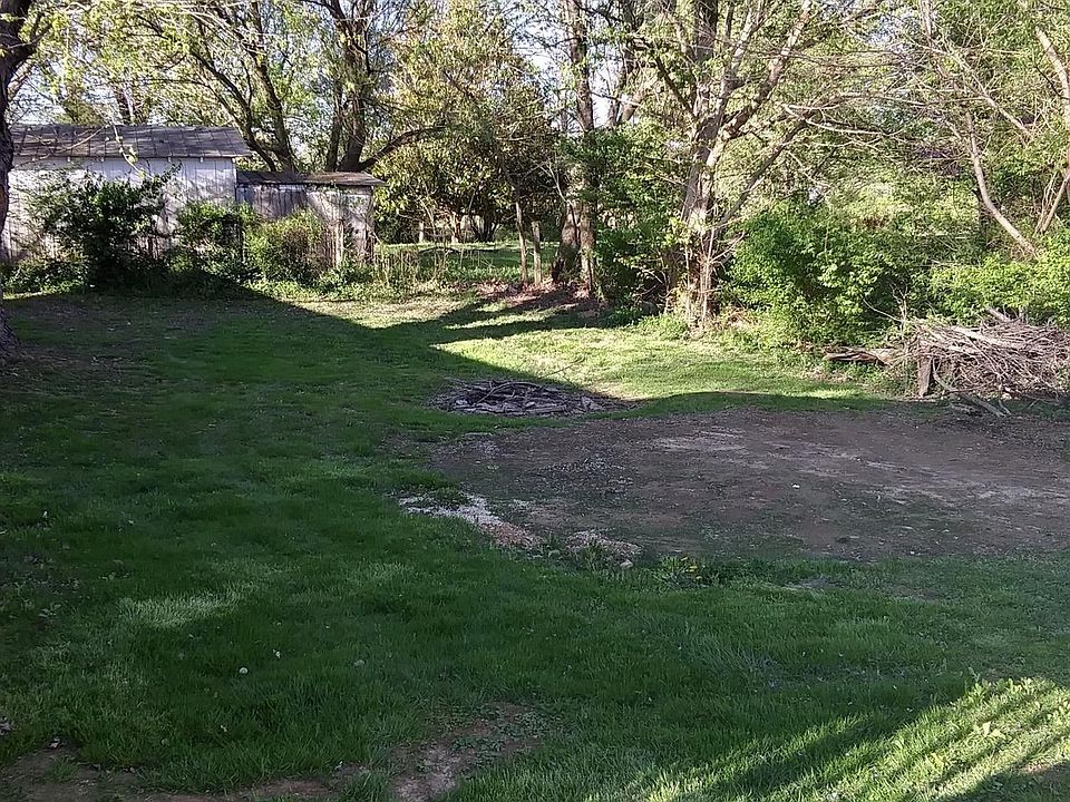 2nd image of 3516 White Oak Rd