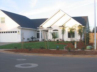 2692 Eel Dr, Redding, CA