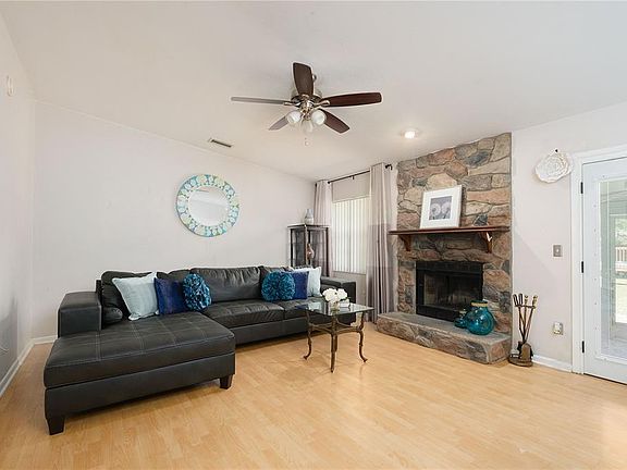 4th image of 2228 NW 44th Pl