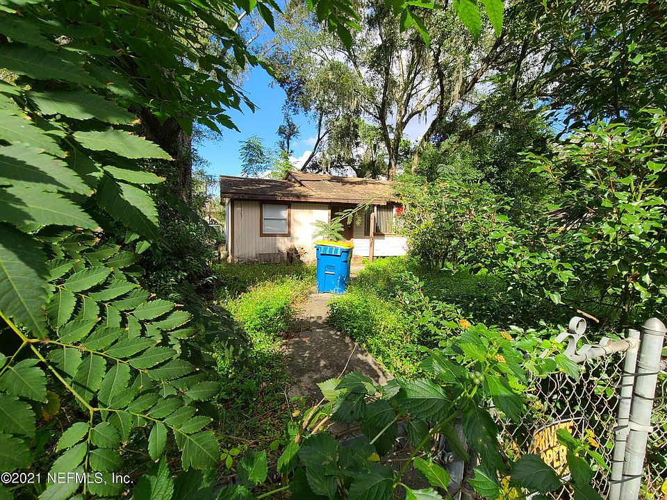 1st image of 7803 Cocoa Ave