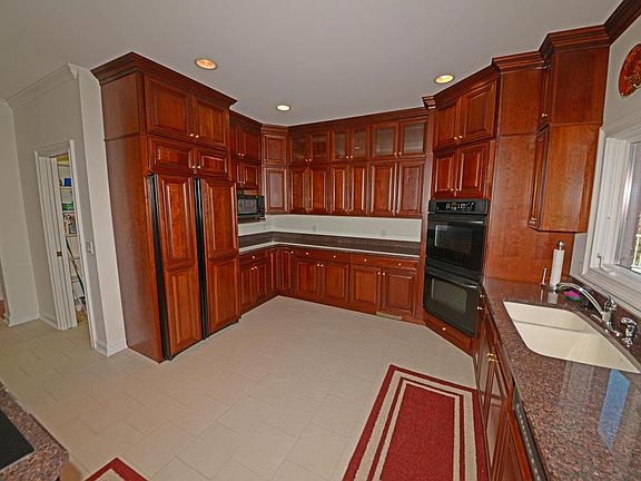 2nd image of 207 Markham Ln