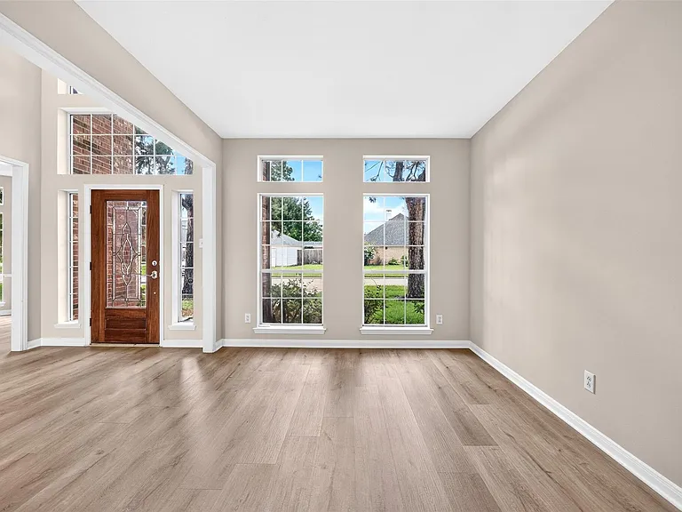 1007 Brannon Park Ln — Photo 8