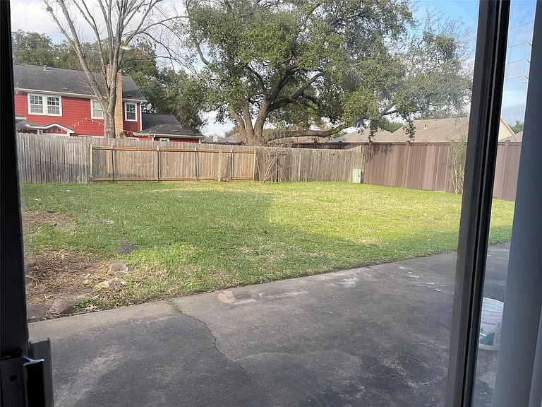 18002 Hollywell Dr — Photo 15