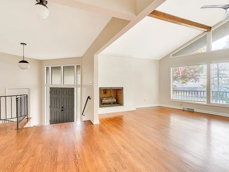 201 S Palisades Dr — Photo 5