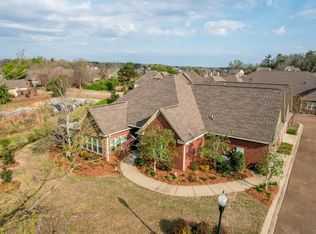 1702 Stonebridge Rd, Oxford, MS 38655