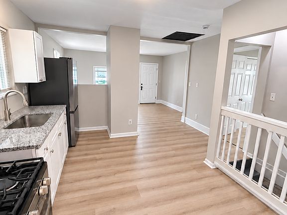 3rd image of 314 Midridge Dr