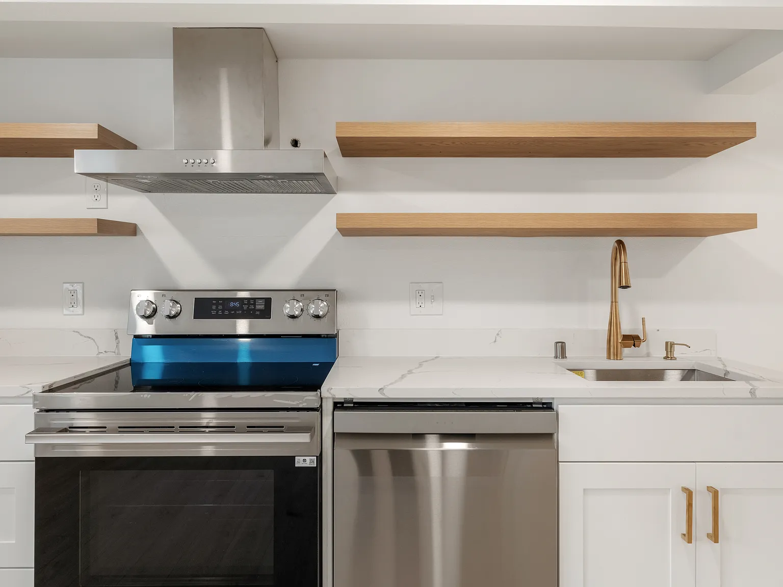 2 bed, 1000 sqft, $2,495 — Photo 4