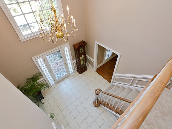 3rd image of 2470 Bangor Ct