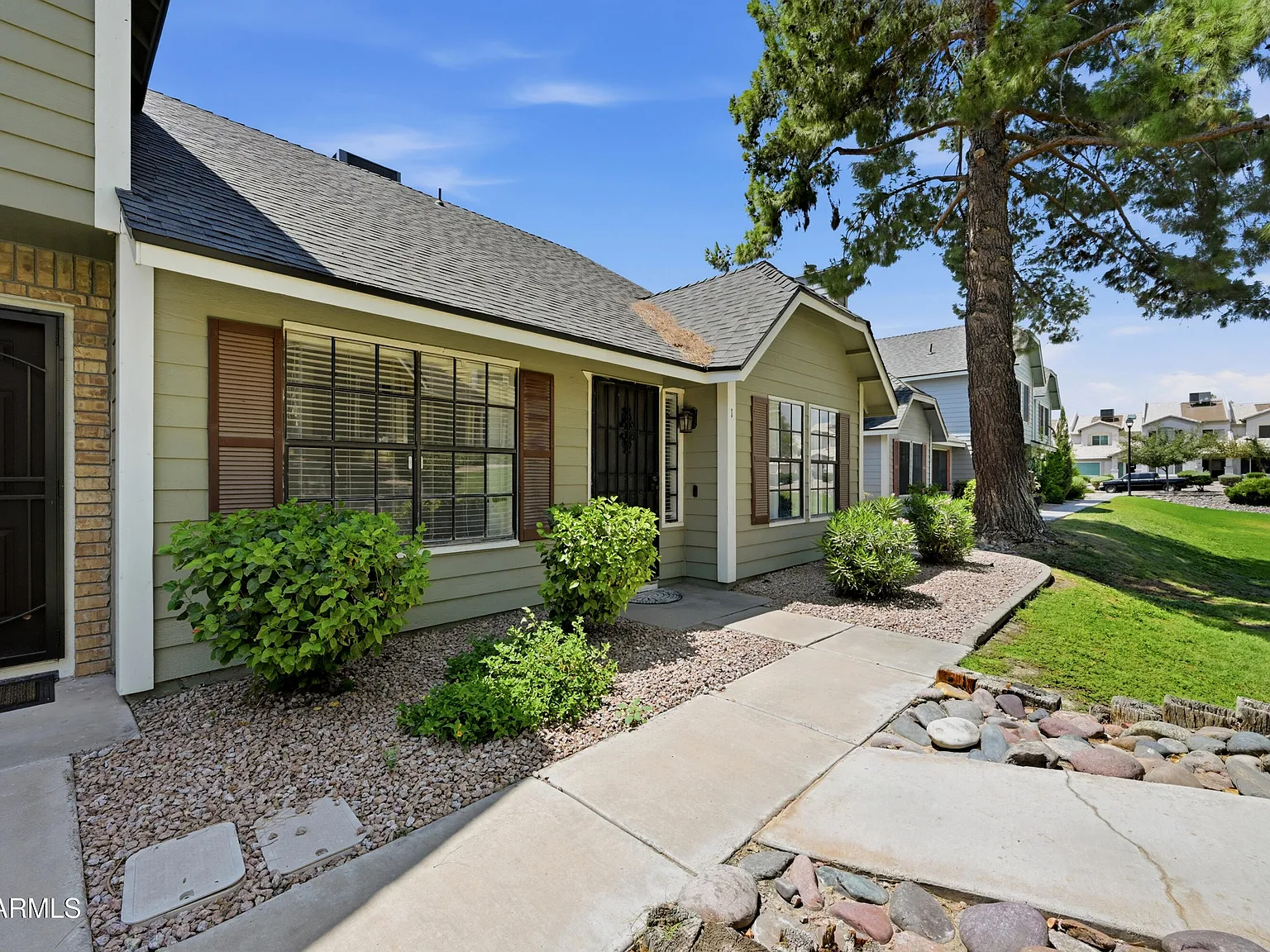 4 bed, 2.0 bath, 1224 sqft, $2,750 — Photo 3