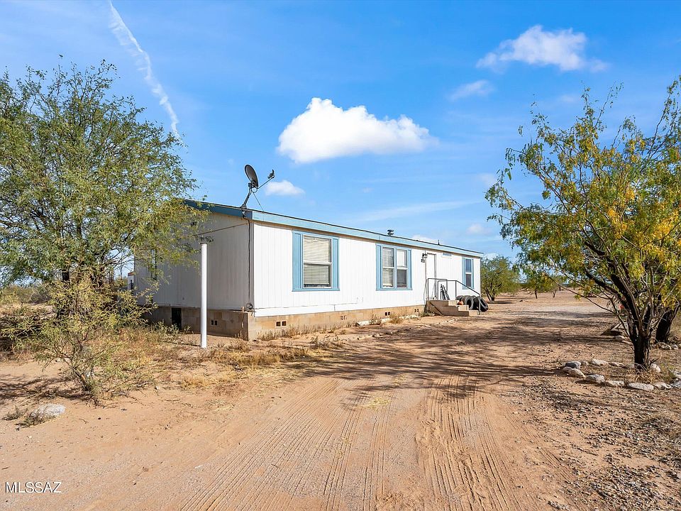 1st image of 14690 W Red Feather Ln