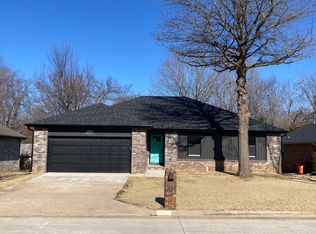 2955 E Belmont St, Springfield, MO 65802