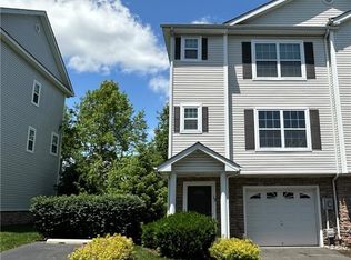13 Liam St, Somerset, NJ 08873