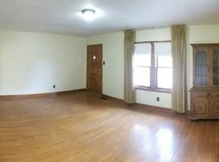 7425 Howdershell Rd, Hazelwood, MO 63042