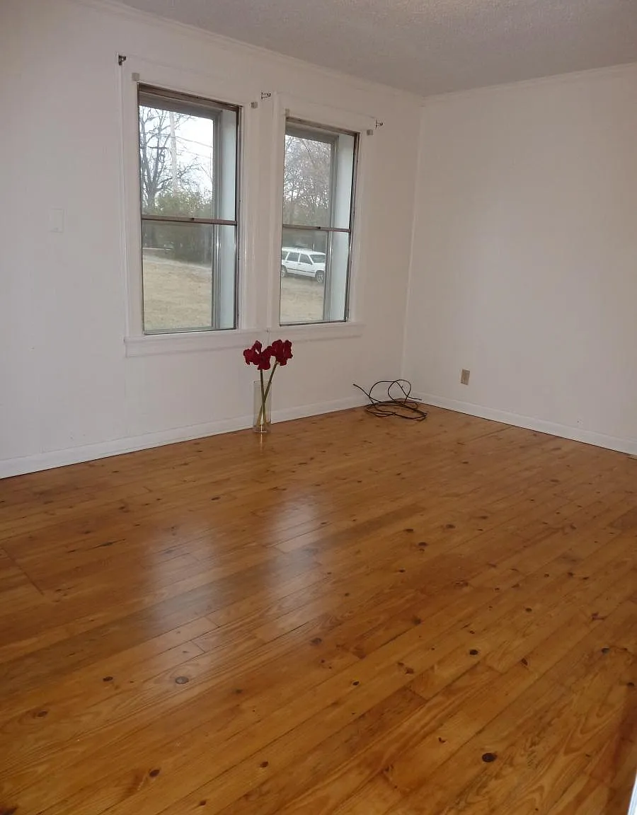 2 bed, 1000 sqft, $1,650 — Photo 3