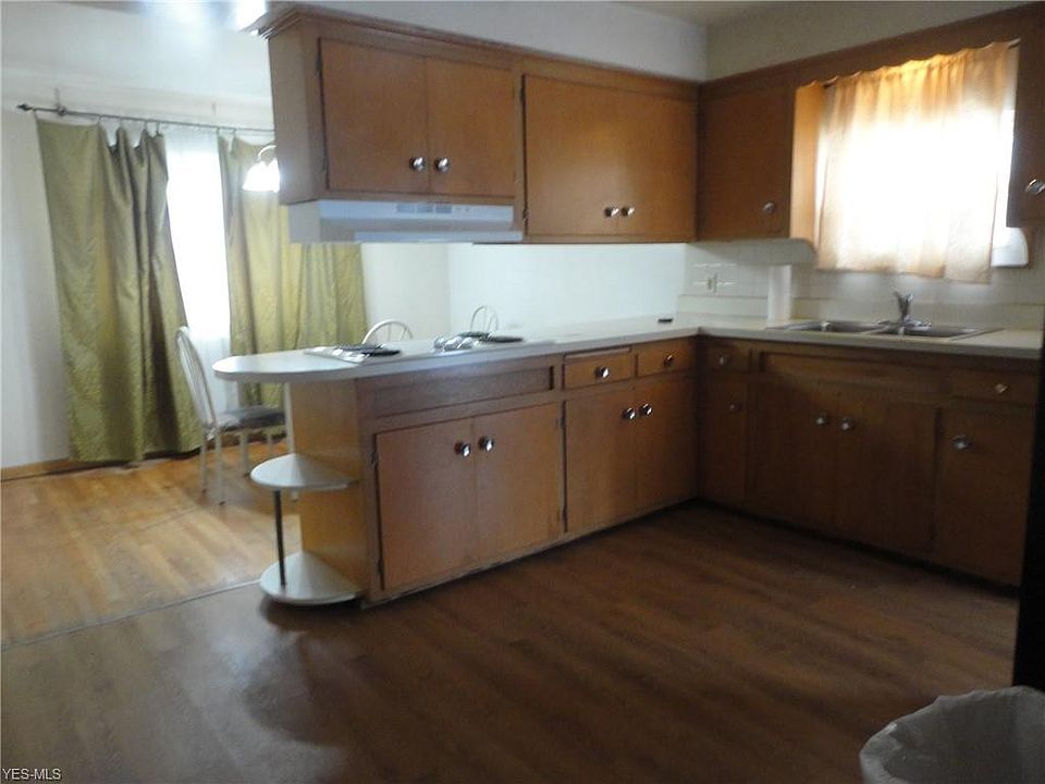 1st image of 5243 E 135th St