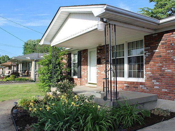 2nd image of 11819 Pierce Way