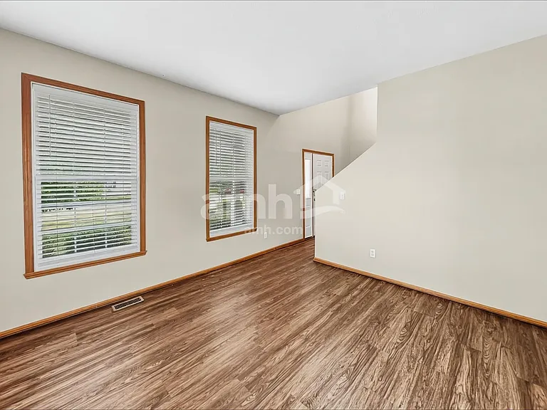6715 Legacy Pointe Ct — Photo 8