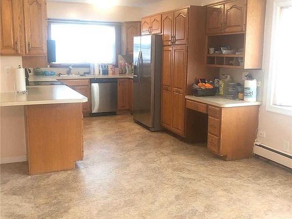 4th image of 15 Orchard Dr