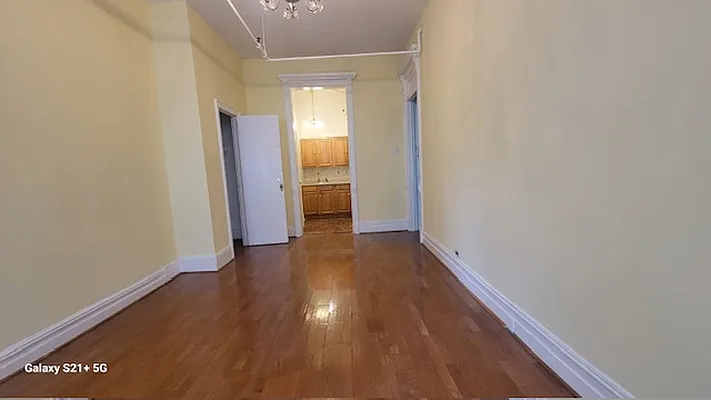 Rented by Chartwell Manhattan Realty | media 3