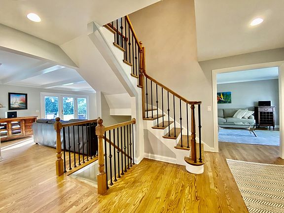 2nd image of 28W171 Cantigny Dr