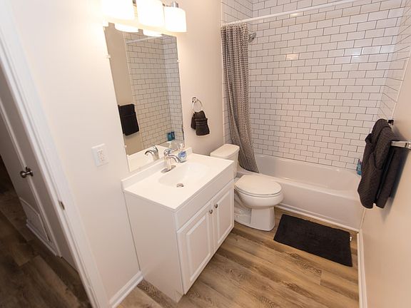 3rd image of 2810 W 42nd Ave APT 4