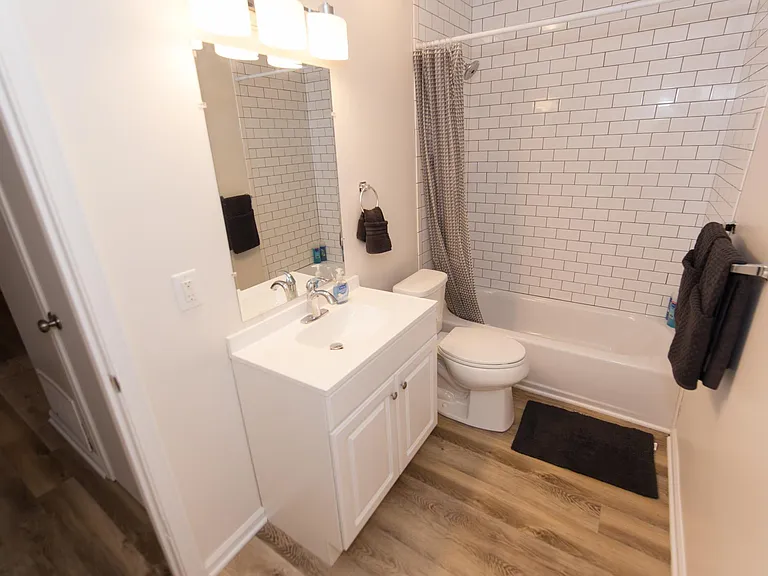 2810 W 42nd Ave #4 — Photo 3