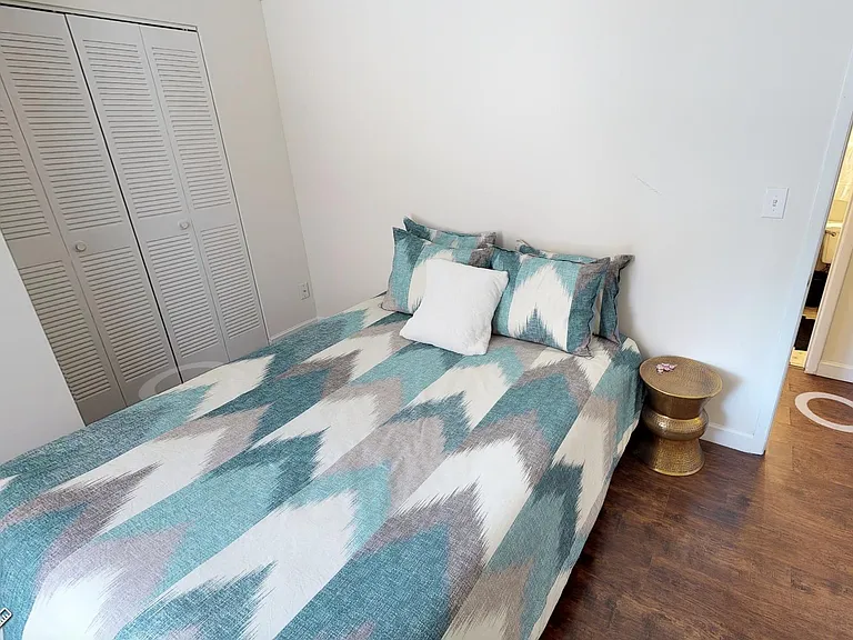5390 Pershing Ave #305 — Photo 13