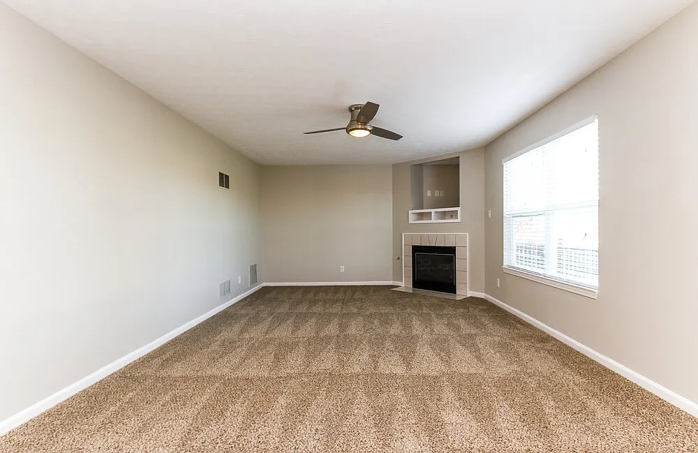 4 bed, 2.5 bath, 2840 sqft, $3,570 — Photo 4