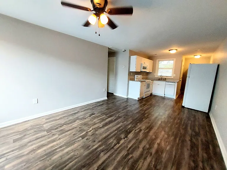 505 W Main St — Photo 6