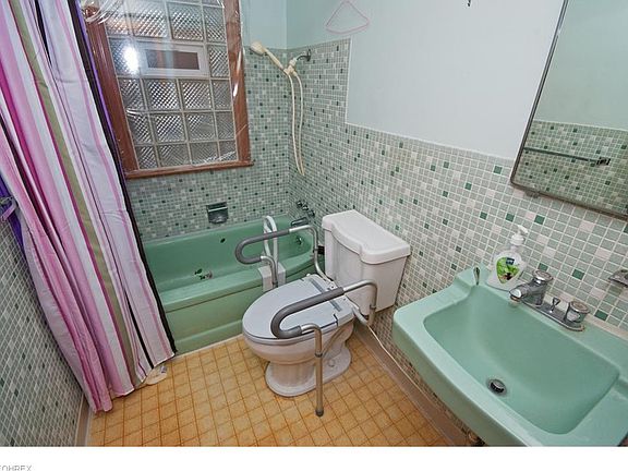 4th image of 15402 Willman Ave