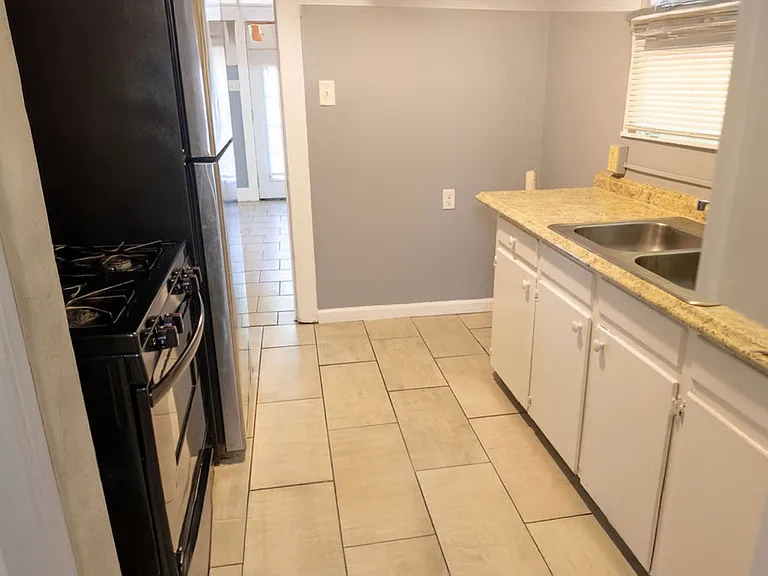 2325 Spain St #2325 — Photo 9