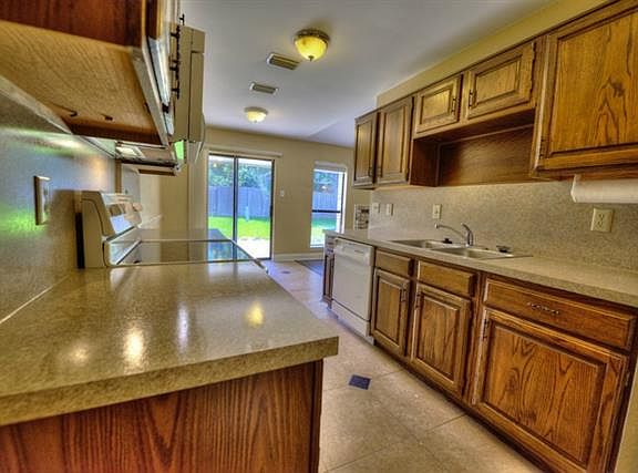 2nd image of 2312 Sage Ln