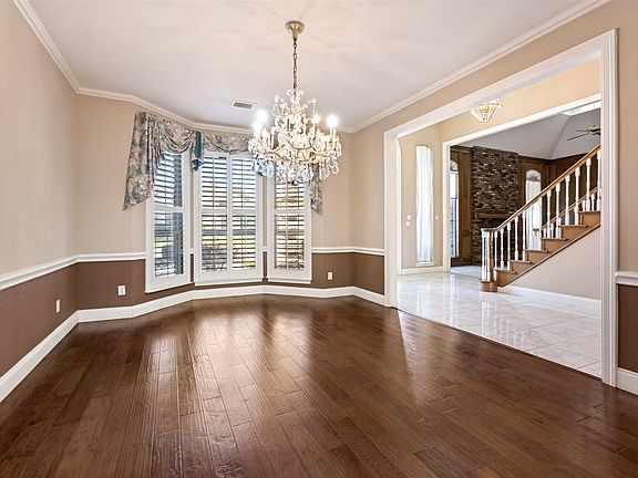 2nd image of 2605 Oak Point Dr