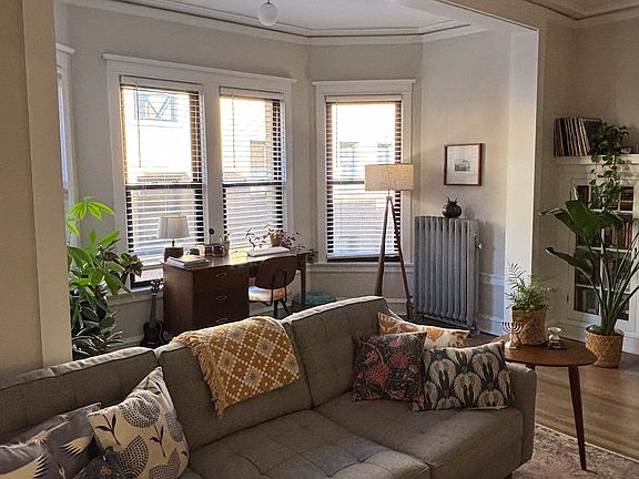 4th image of 2418 N Sawyer Ave #W2
