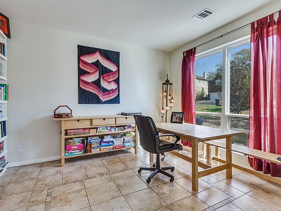 3rd image of 21125 Las Lomas