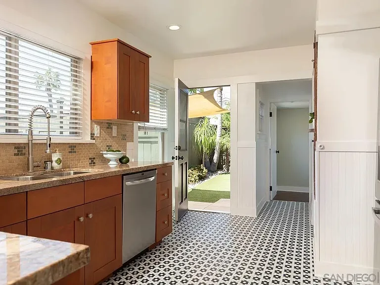 8318 Allison Ave — Photo 8