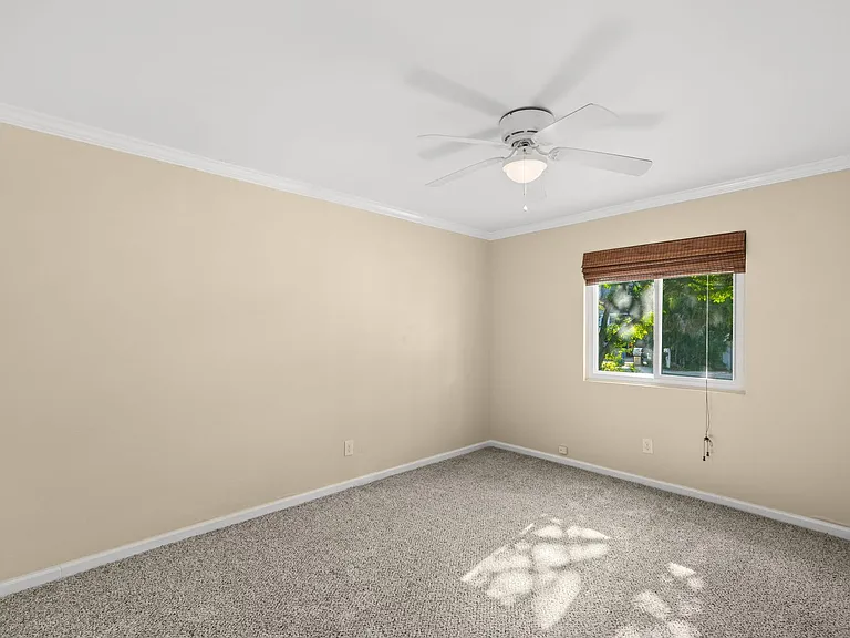 327 Shasta St — Photo 21