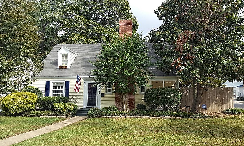 1st image of 4700 Radford Ave